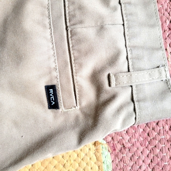 The Weekend Chino Shorts - Picture 5 of 6